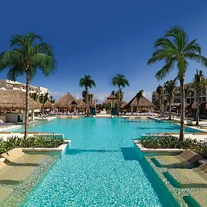 https://paradisus-playa-del-carmen-la-perla.quintano-roohotels.com