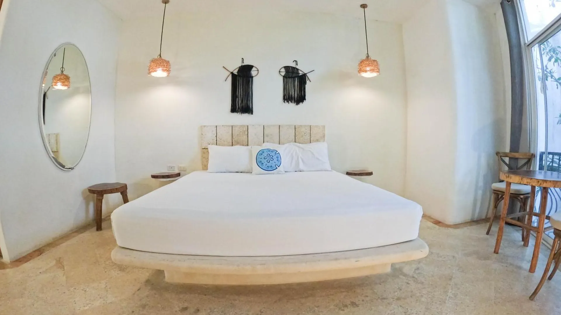 Rustik-Inn Rooms Playa del Carmen 2*,  Mexique