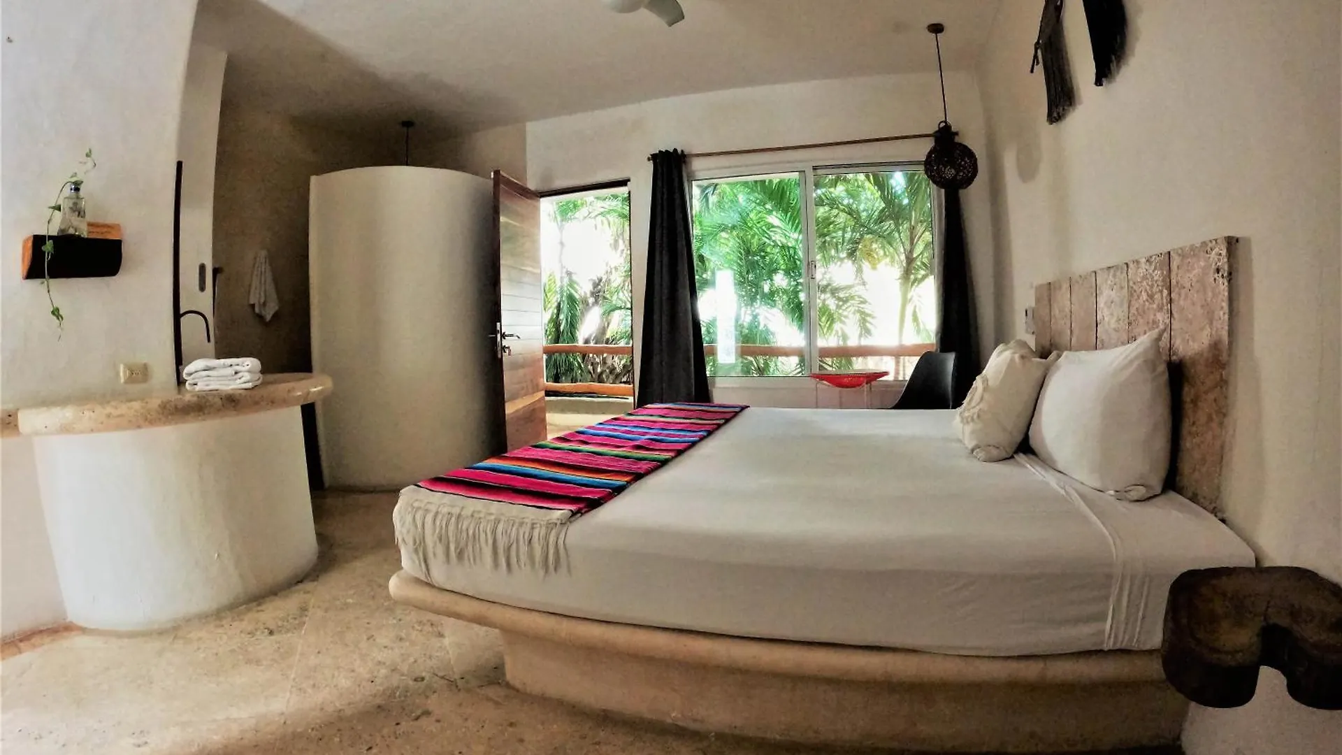 Rustik-Inn Rooms Playa del Carmen 2*,